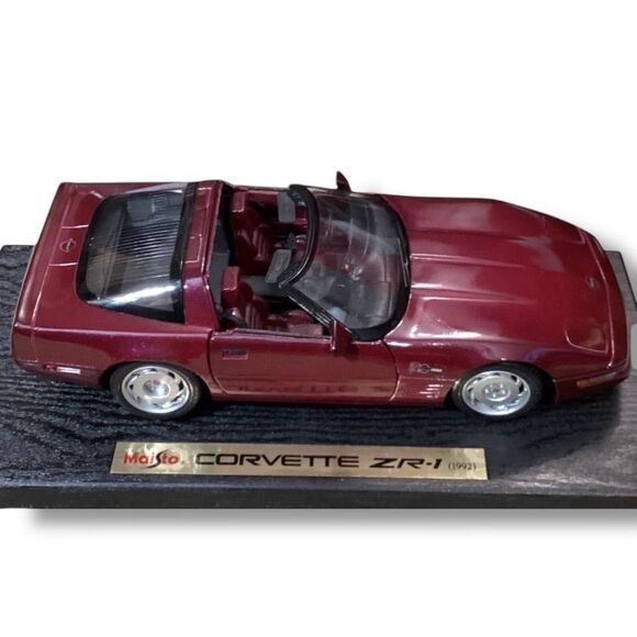 Maisto Special Edition Chevrolet Corvette ZE-1 1992 1:18 - Picture 8 of 11
